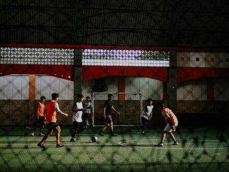 Cómo encontrar un partido de fútbol amateur si no tienes equipo ni conoces a nadie